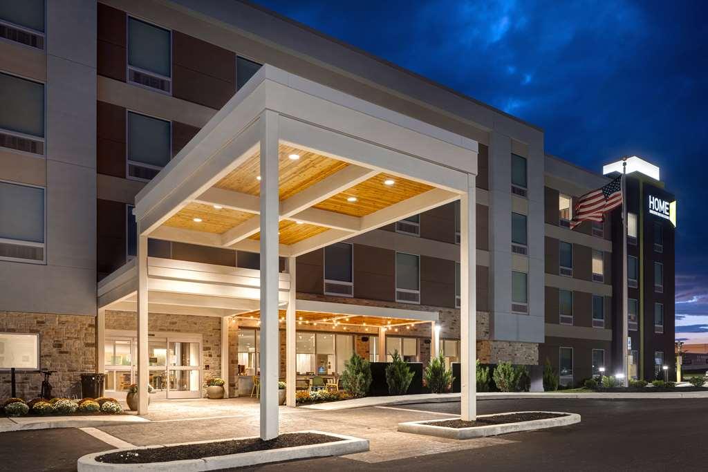 Home2 Suites By Hilton Allentown Bethlehem Airport ภายนอก รูปภาพ