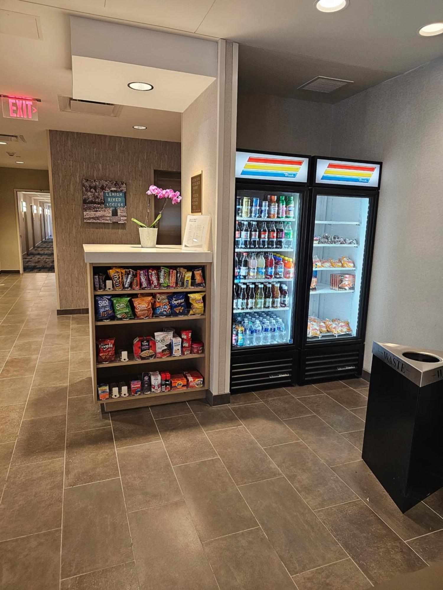 Home2 Suites By Hilton Allentown Bethlehem Airport ภายนอก รูปภาพ