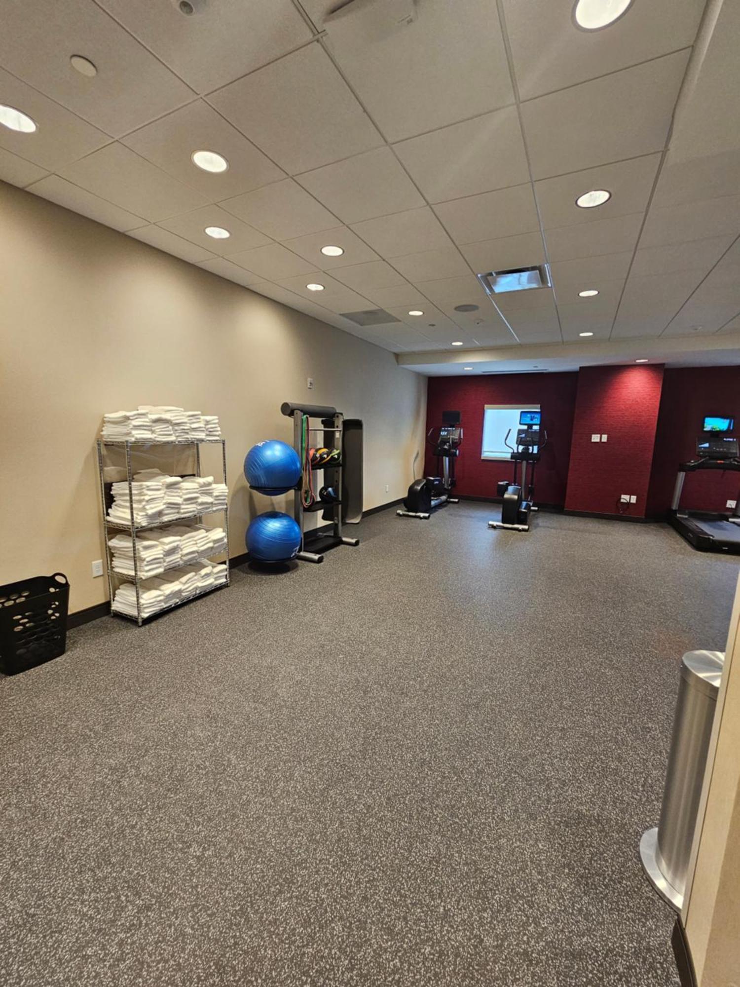 Home2 Suites By Hilton Allentown Bethlehem Airport ภายนอก รูปภาพ